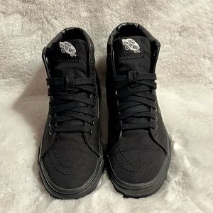 Sk8-Hi Canvas Shoe - Black/Black - W7/M5